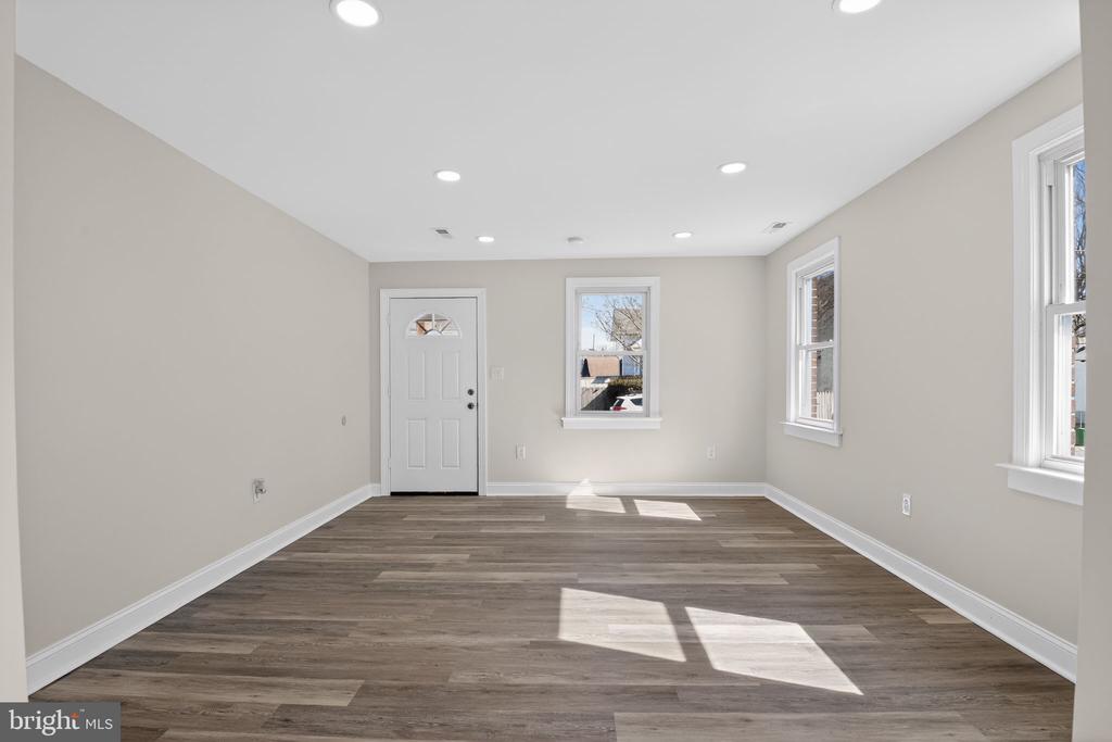8 E 39TH STREET