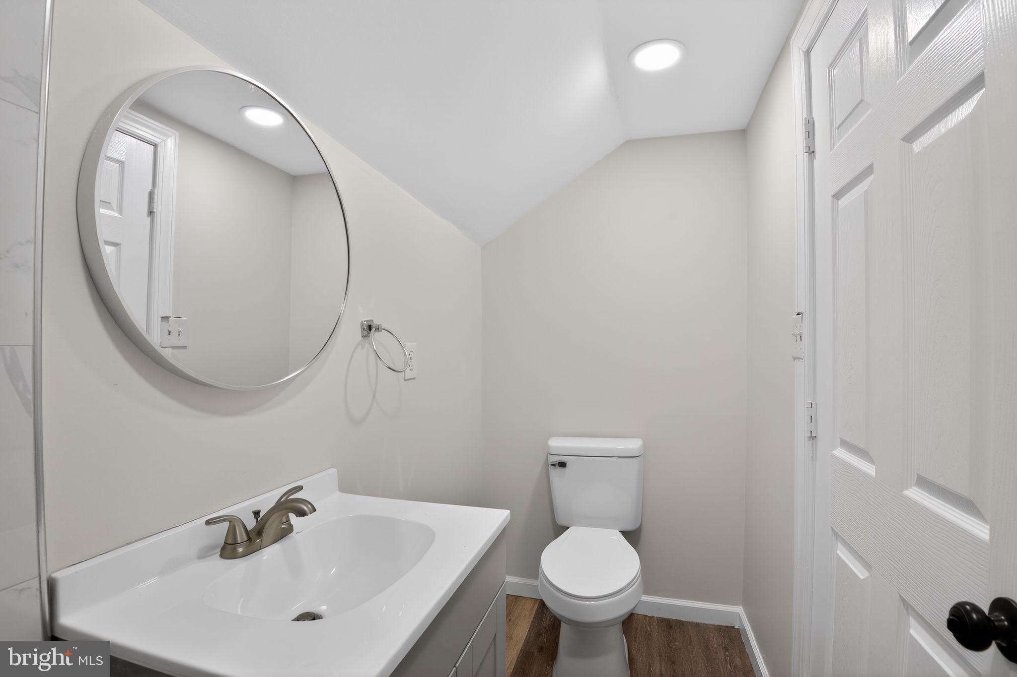 8 E 39TH STREET