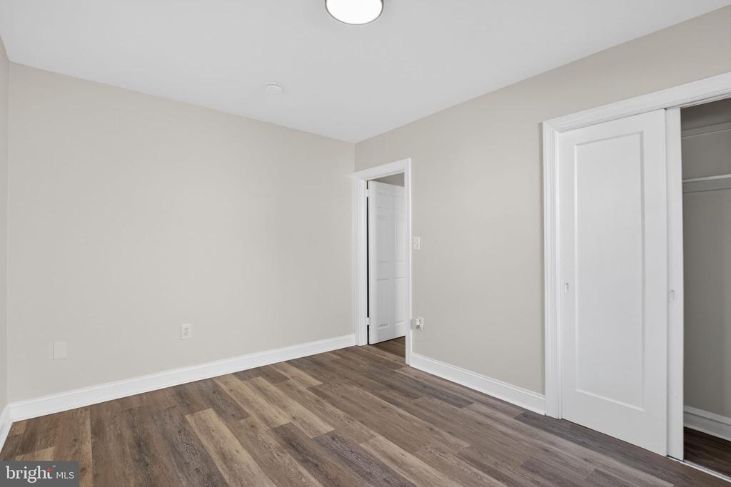 8 E 39TH STREET
