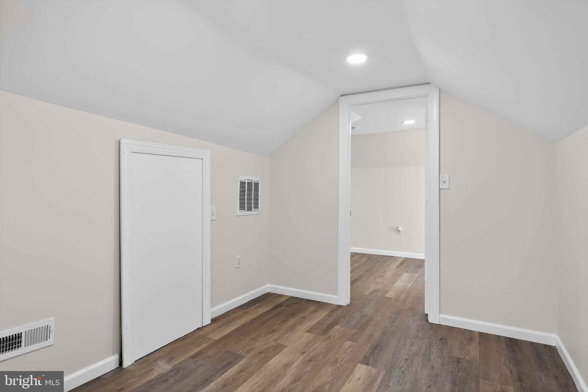 8 E 39TH STREET