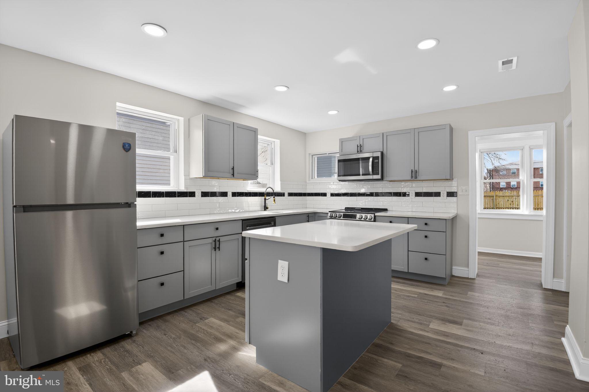 8 E 39TH STREET