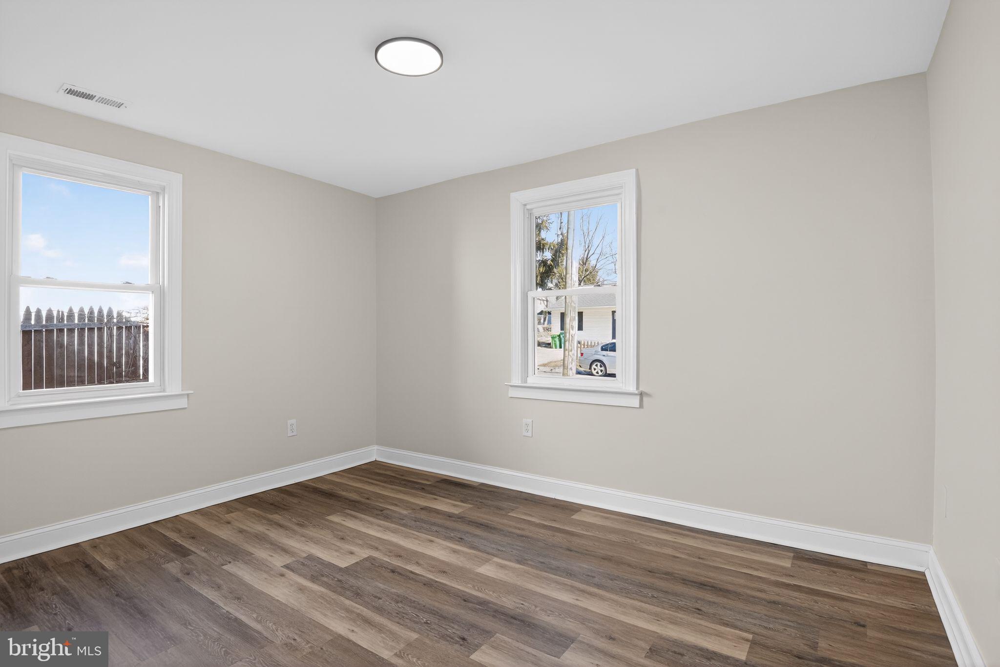 8 E 39TH STREET