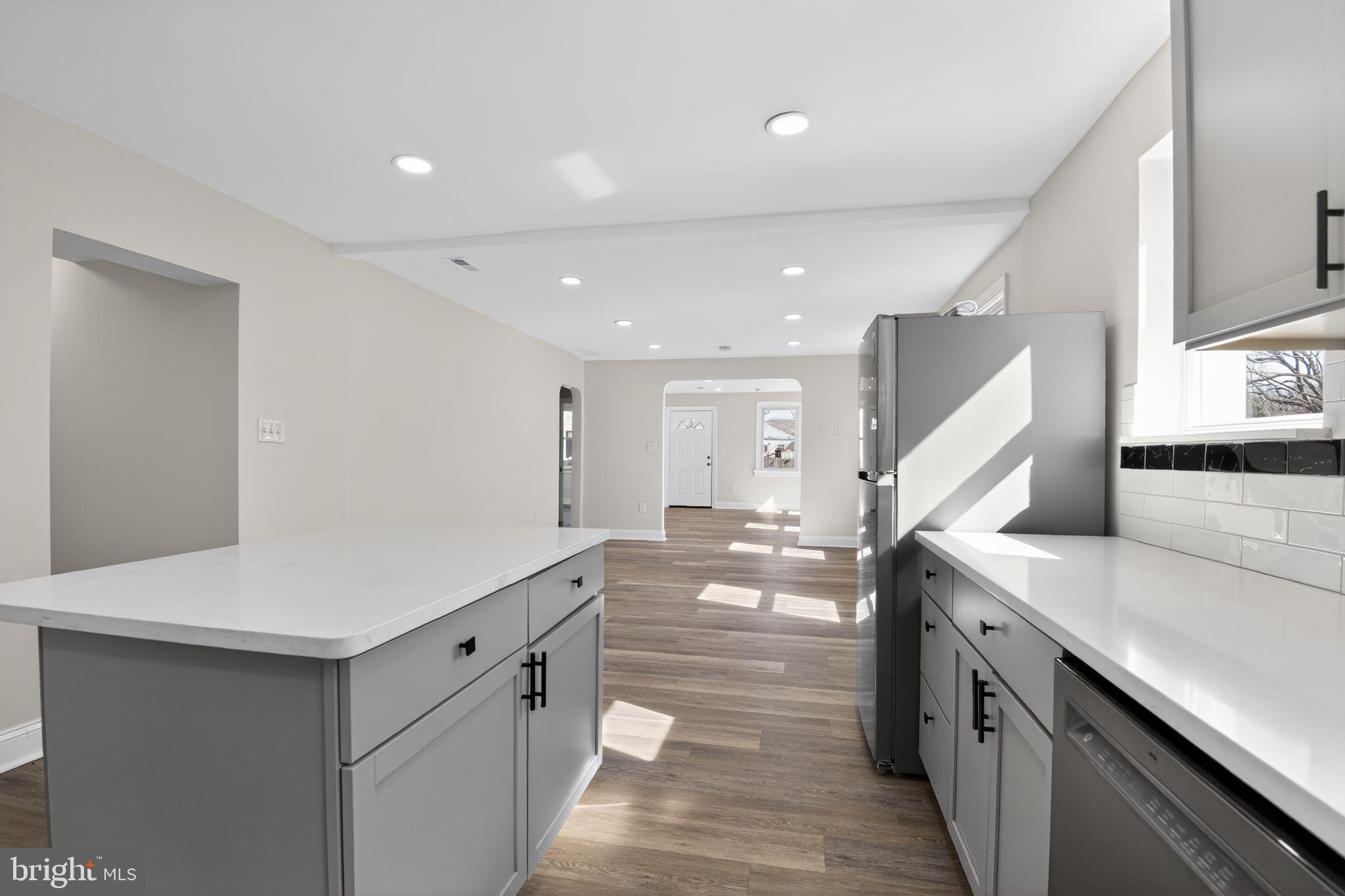 8 E 39TH STREET