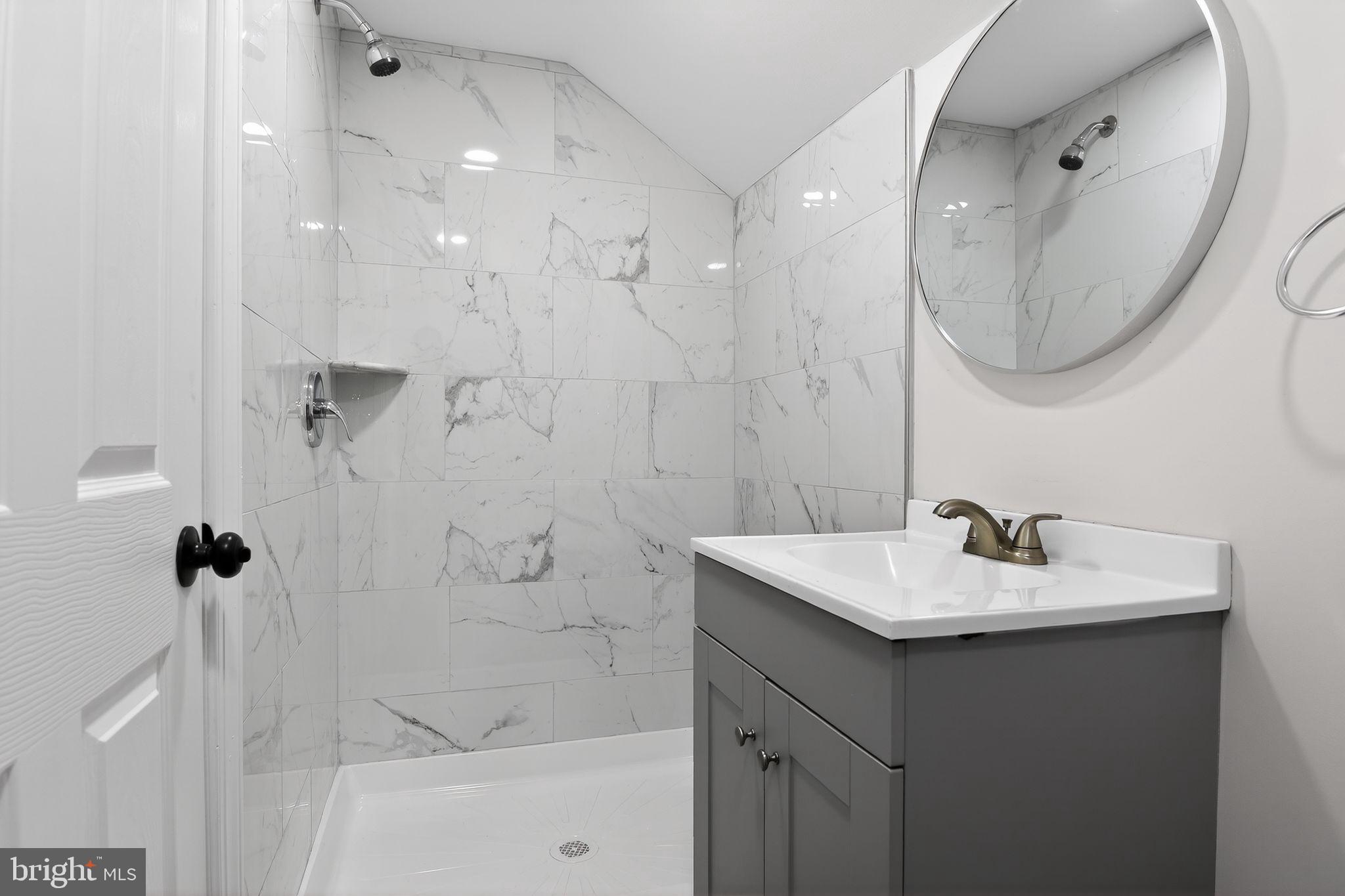 8 E 39TH STREET