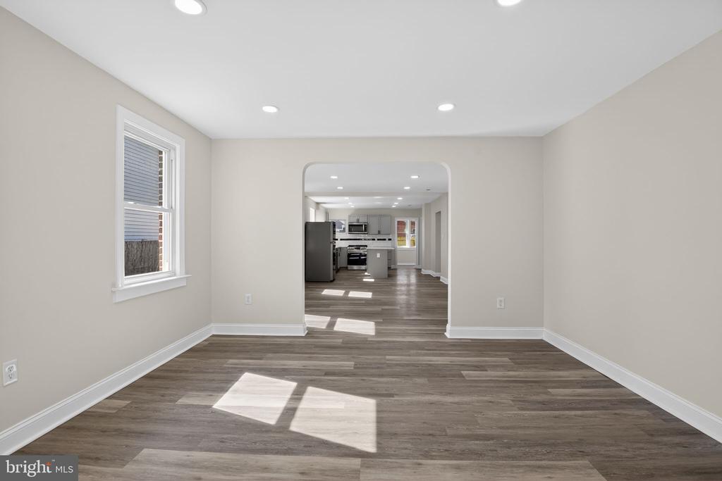 8 E 39TH STREET