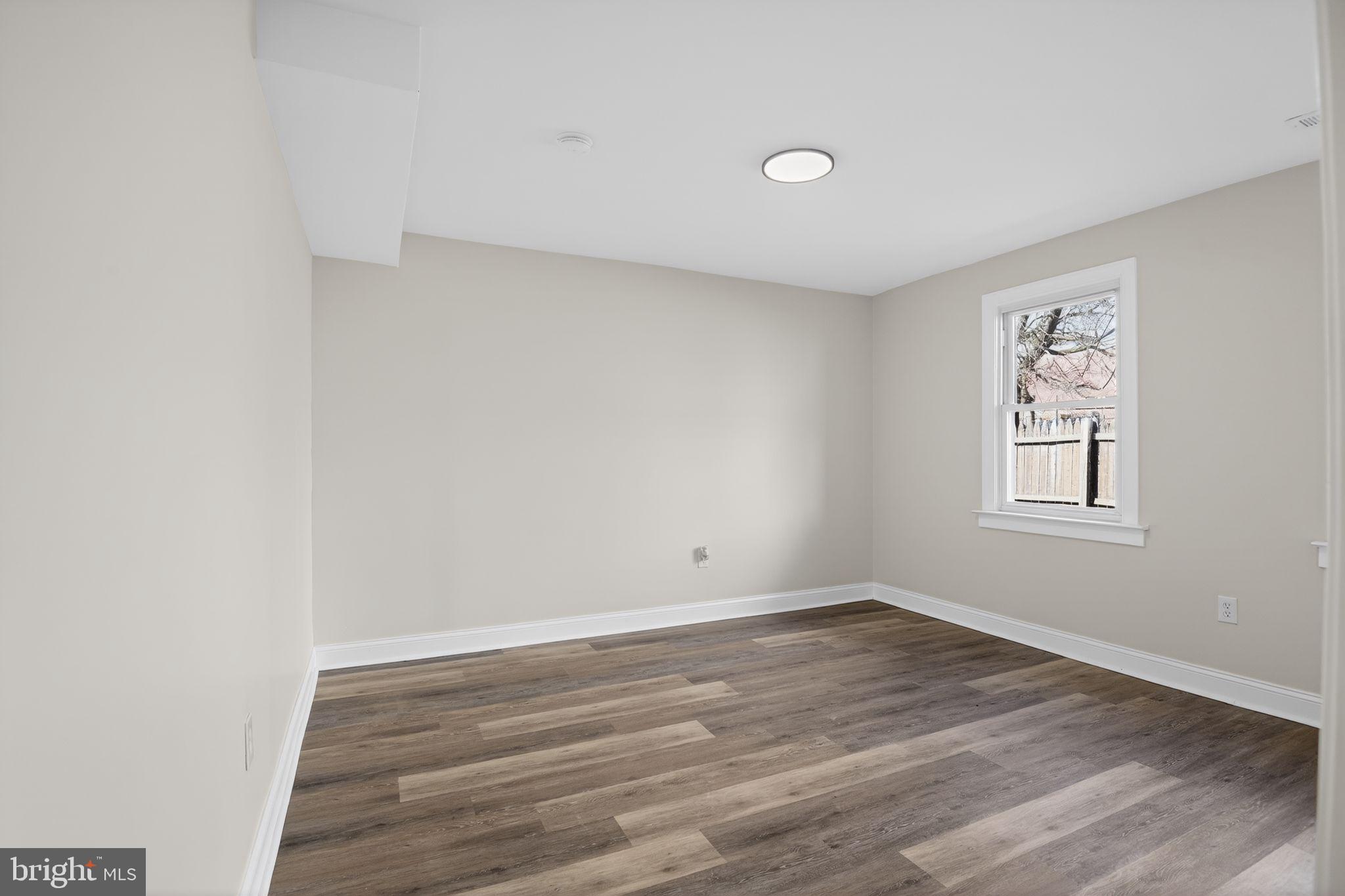 8 E 39TH STREET