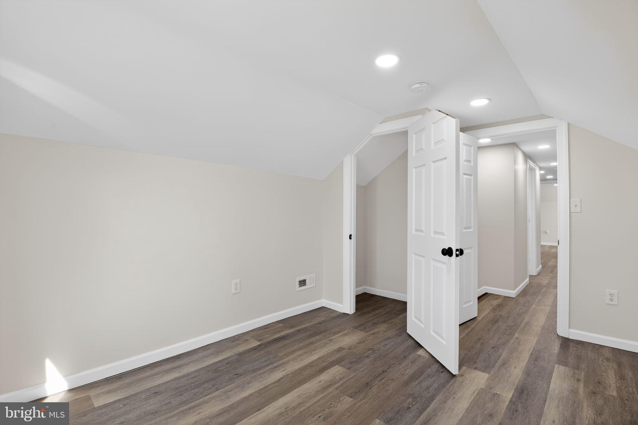 8 E 39TH STREET