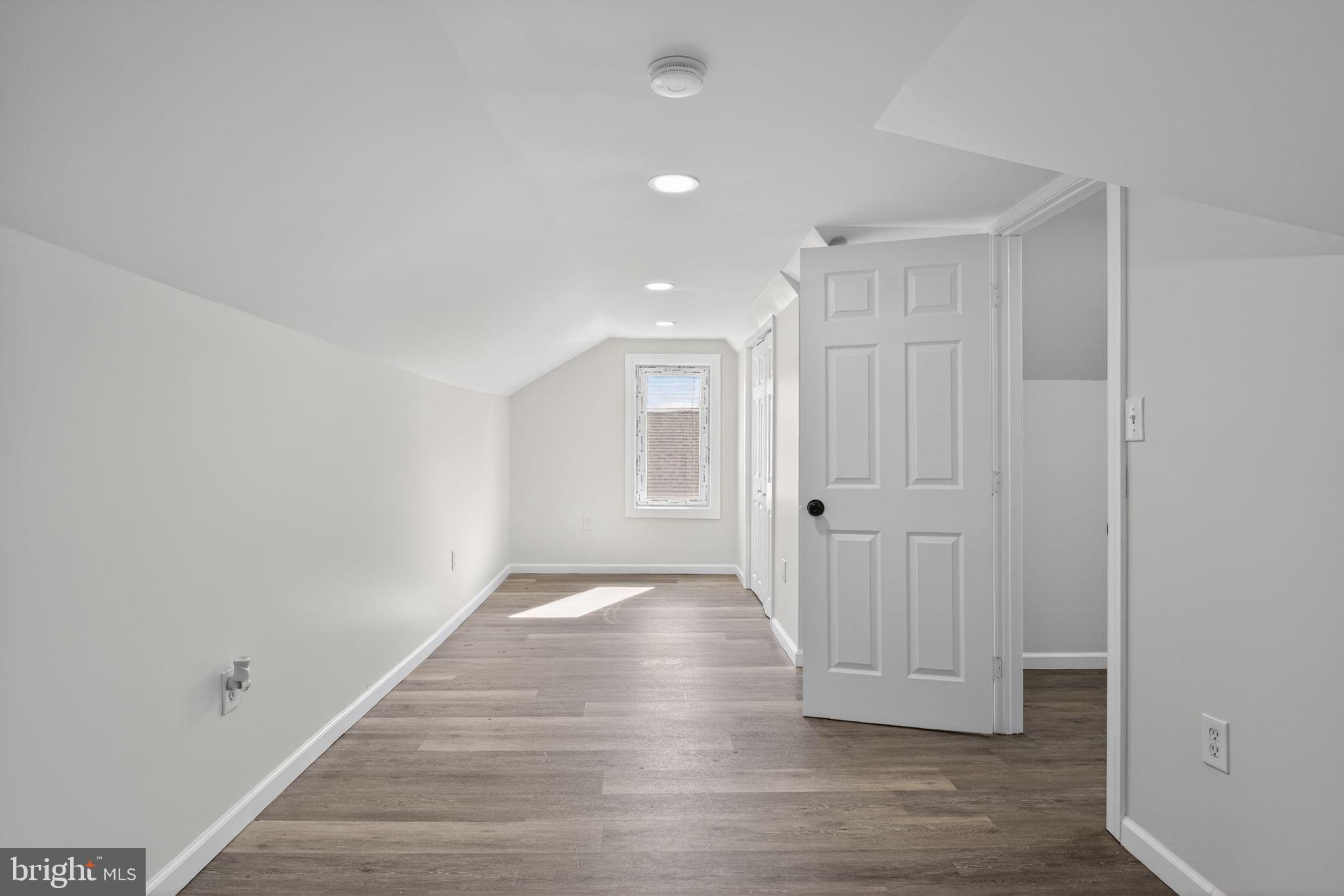 8 E 39TH STREET