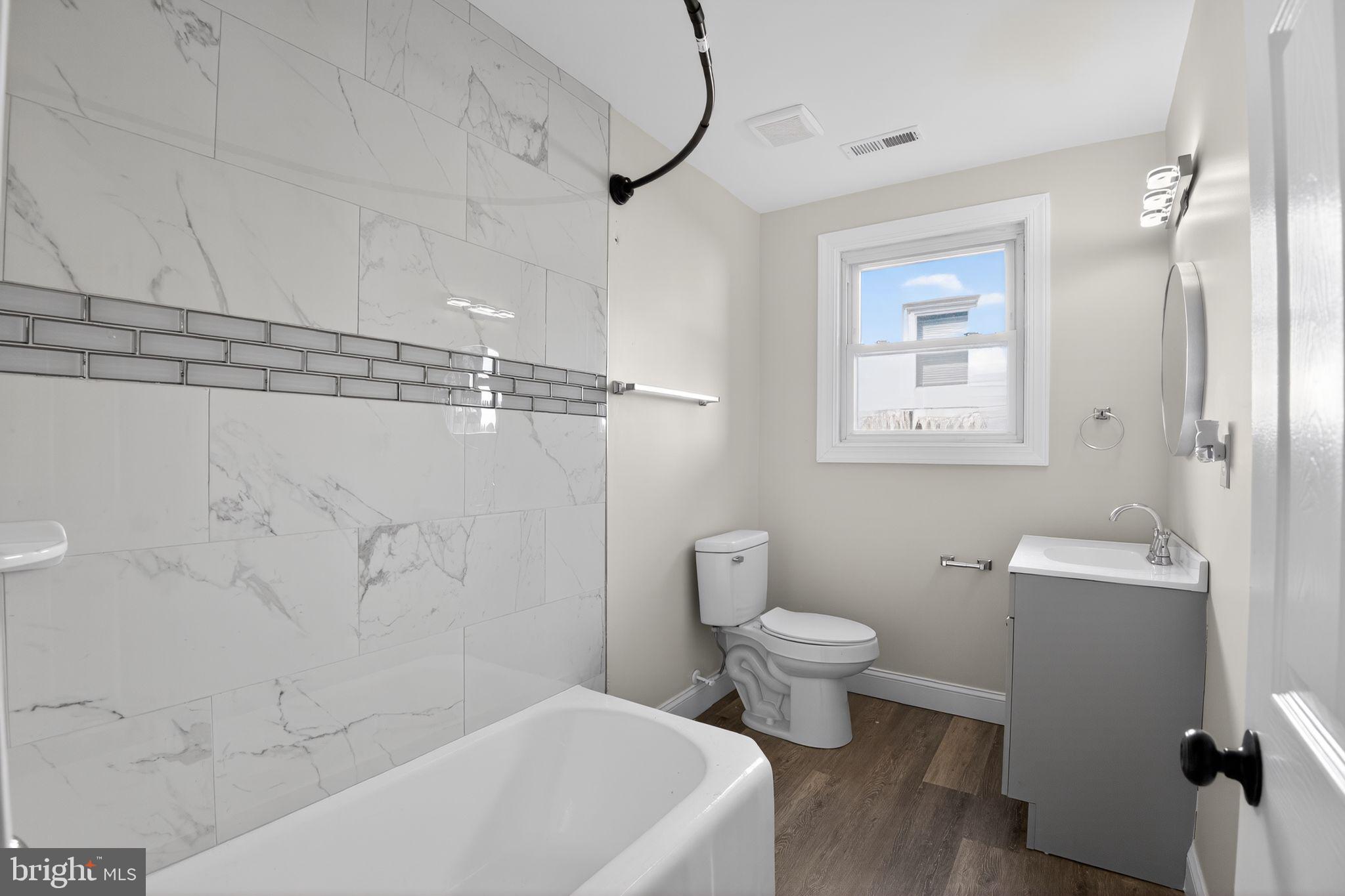 8 E 39TH STREET