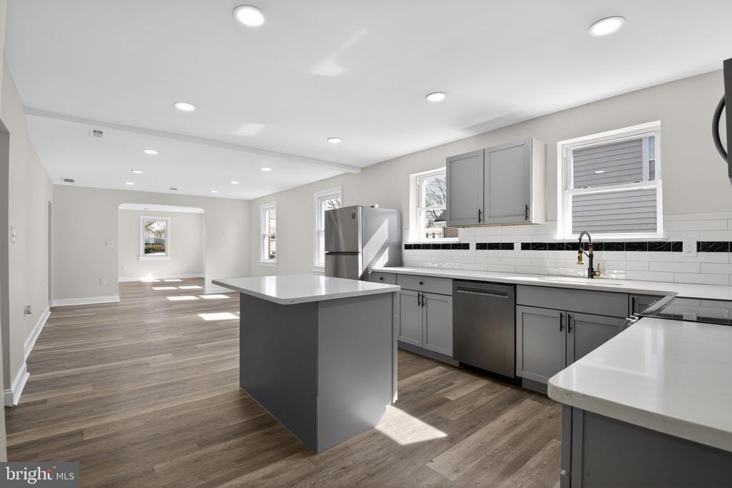 8 E 39TH STREET