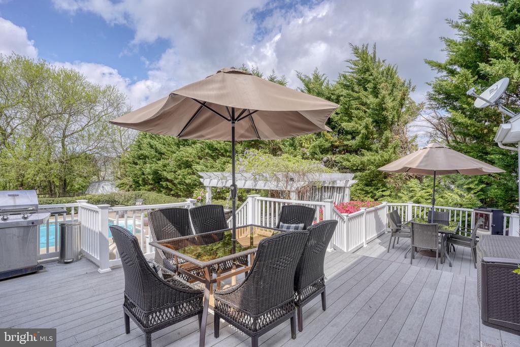 332 CANVASBACK ROAD
