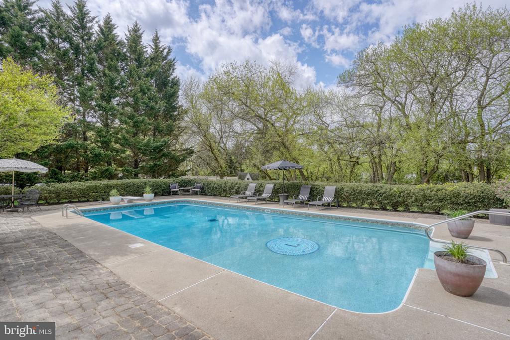 332 CANVASBACK ROAD