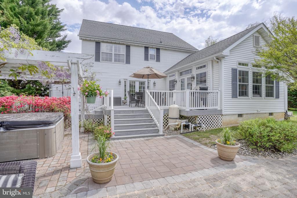 332 CANVASBACK ROAD