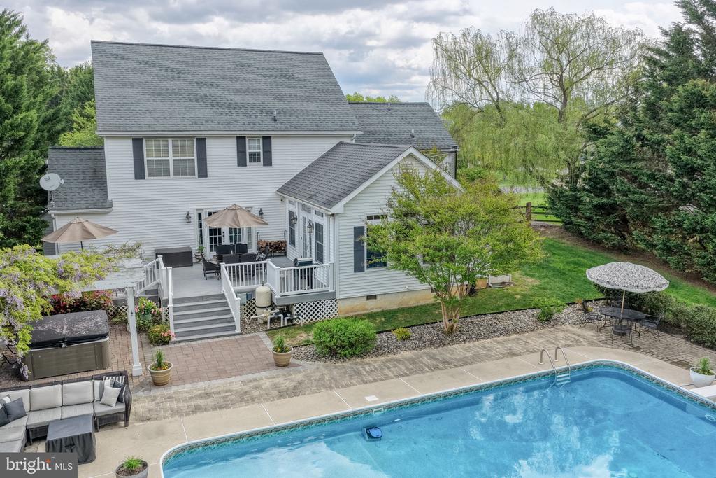 332 CANVASBACK ROAD