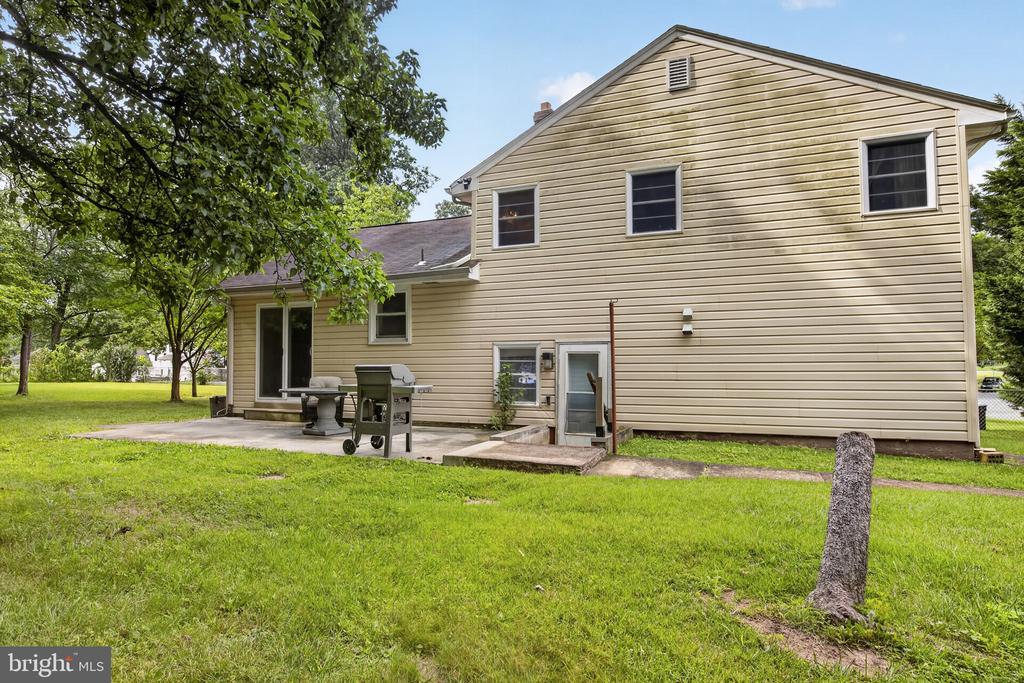 417 LAUREL AVE