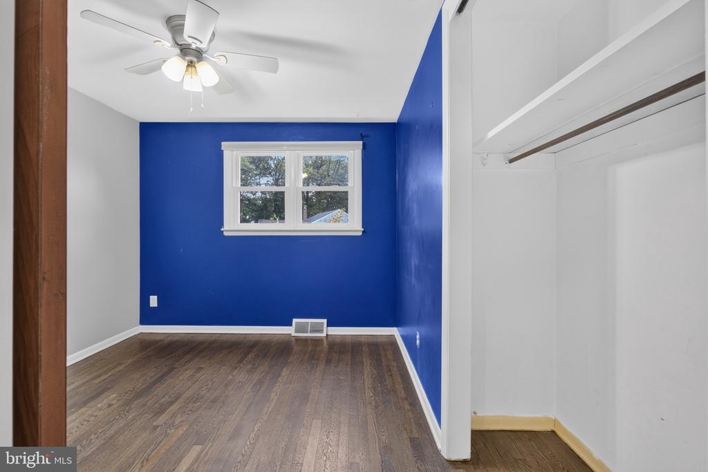417 LAUREL AVE