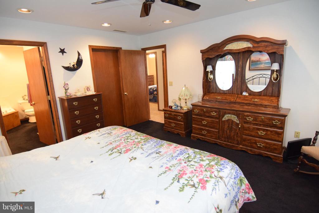 5033 BOYCE ROAD