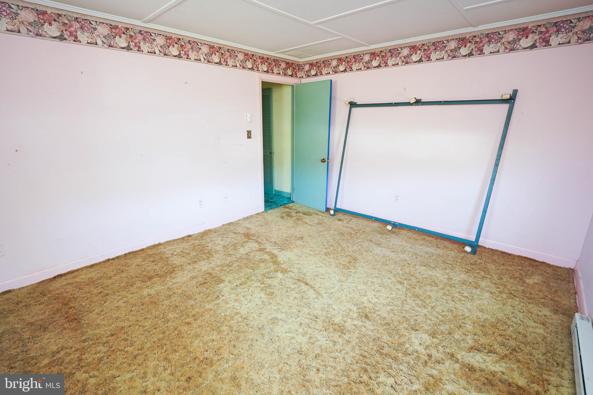 1403 WHITTIER DRIVE
