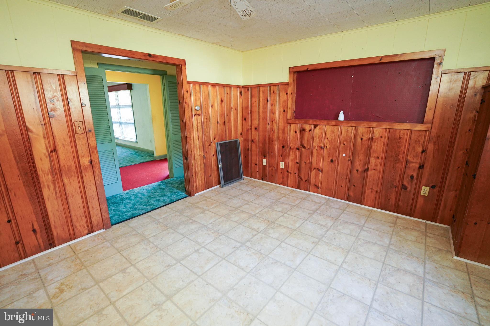 1403 WHITTIER DRIVE