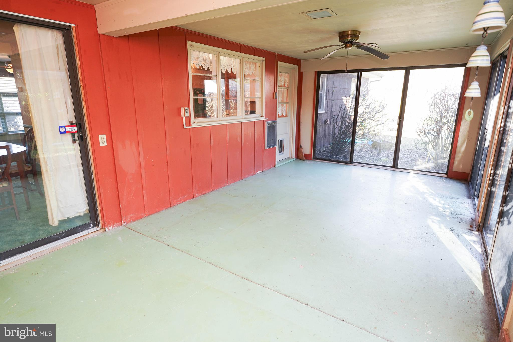 1403 WHITTIER DRIVE