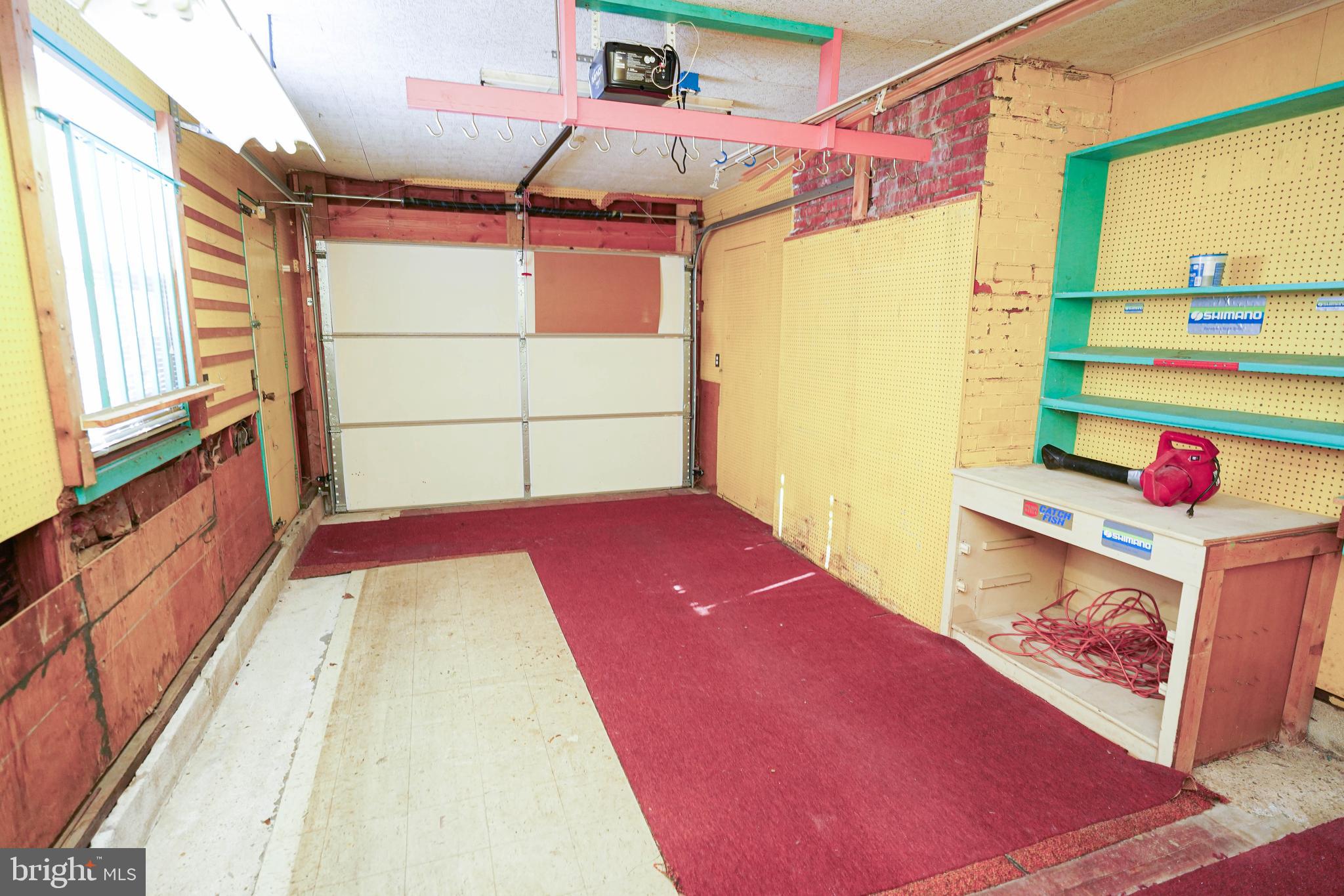 1403 WHITTIER DRIVE