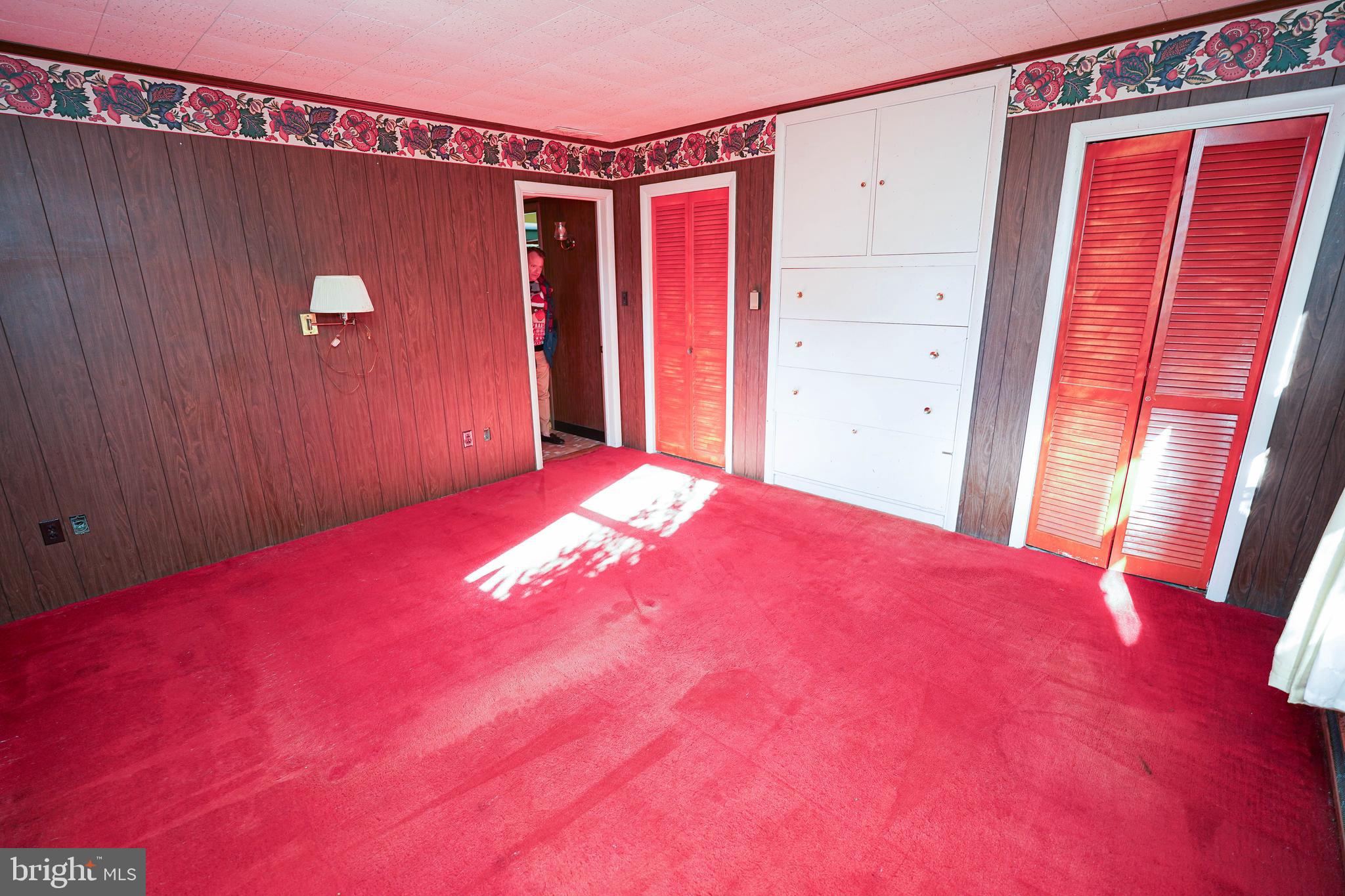 1403 WHITTIER DRIVE