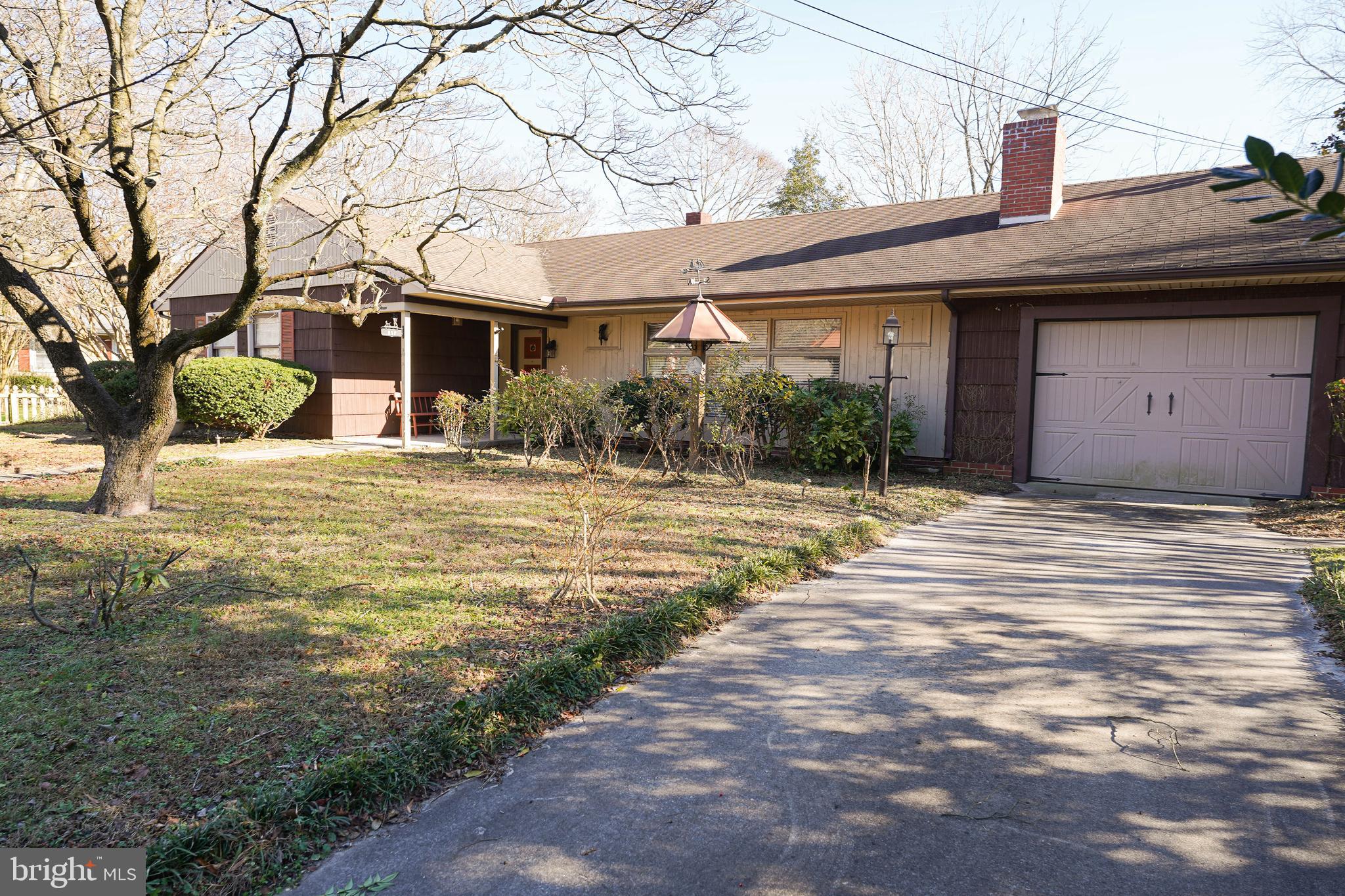 1403 WHITTIER DRIVE