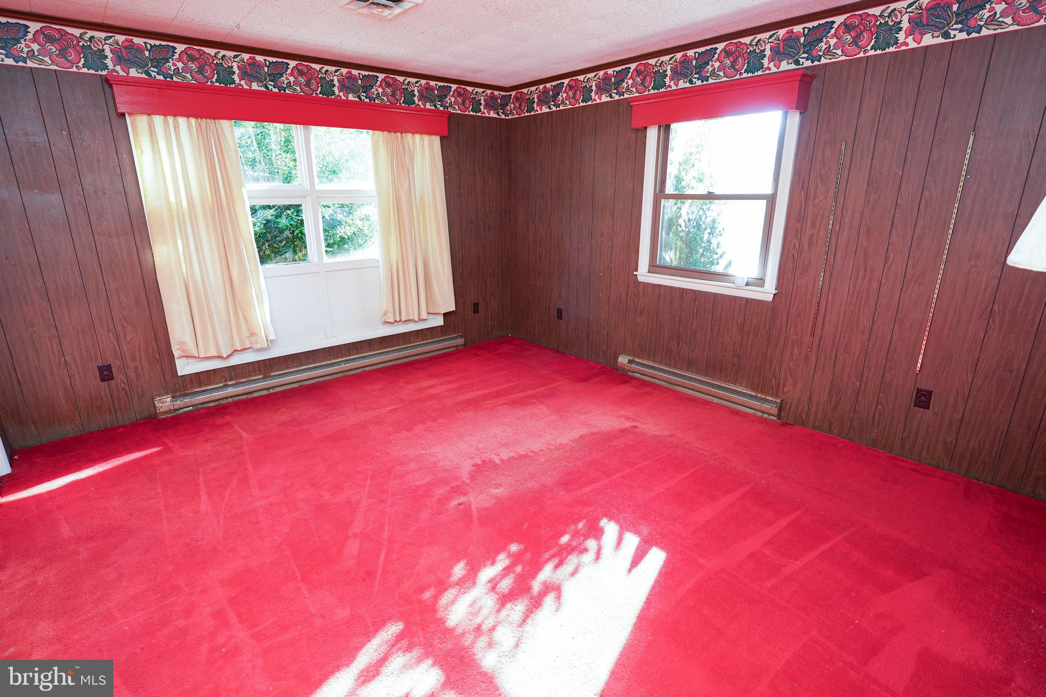 1403 WHITTIER DRIVE