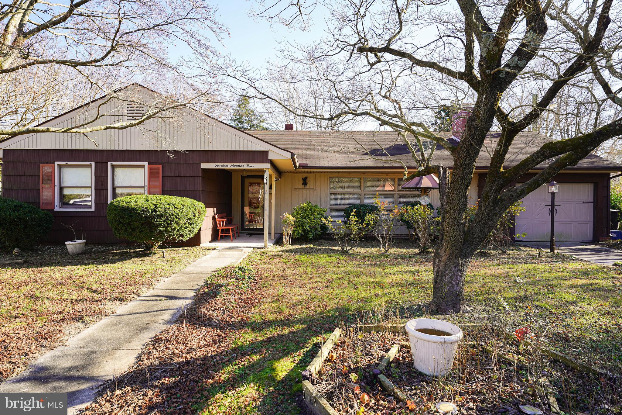 1403 WHITTIER DRIVE