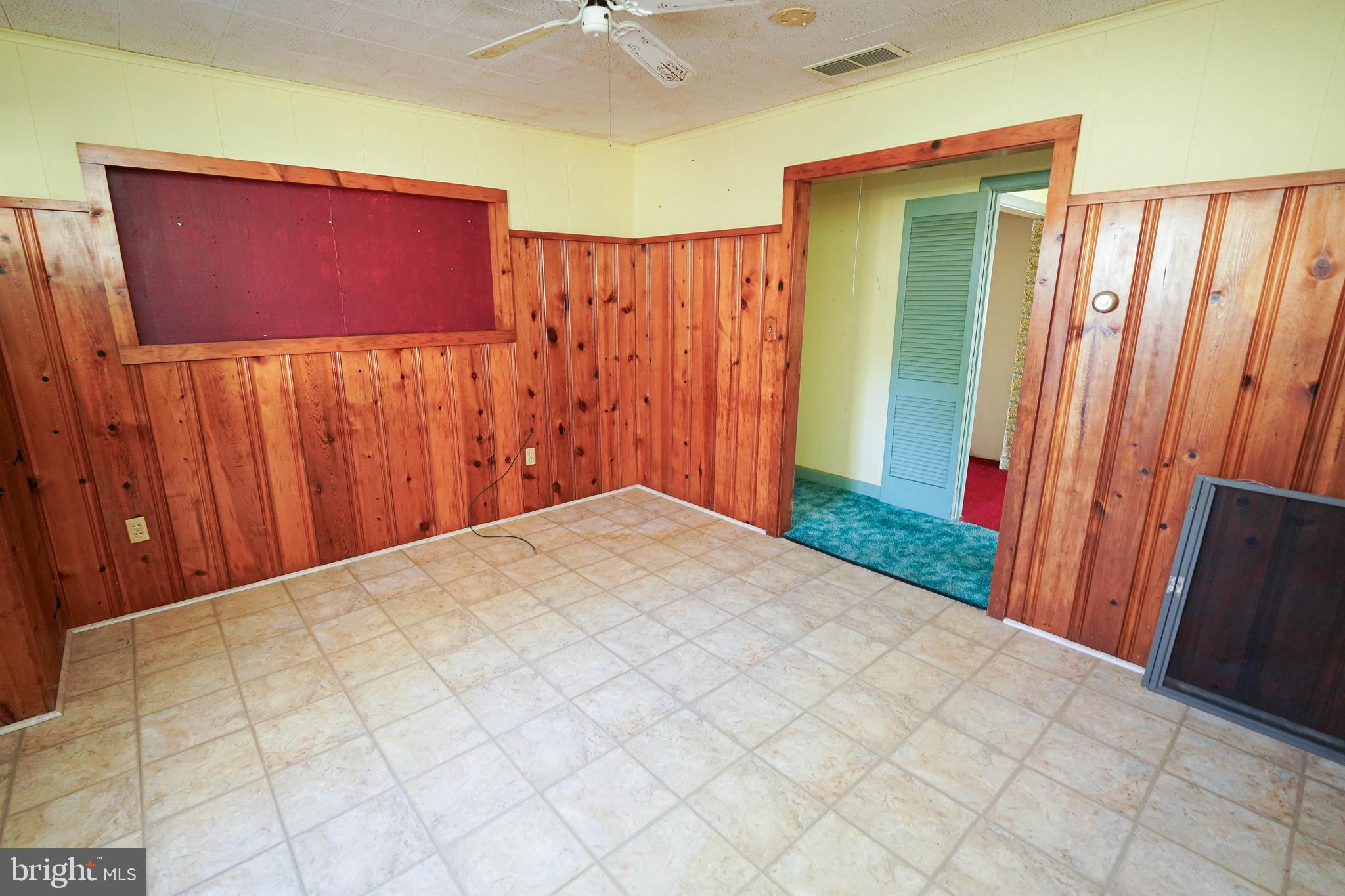 1403 WHITTIER DRIVE