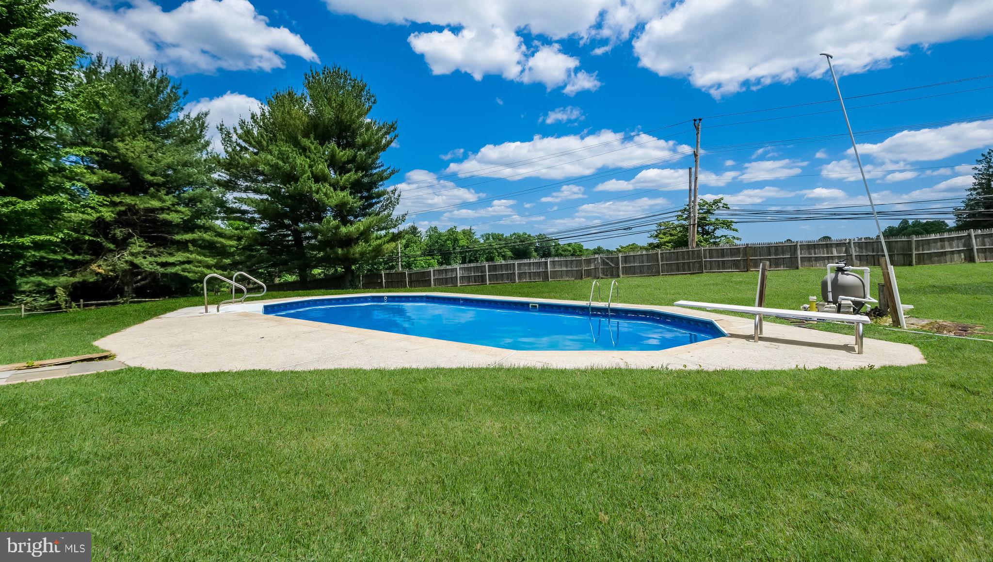102 SUNSET CIRCLE