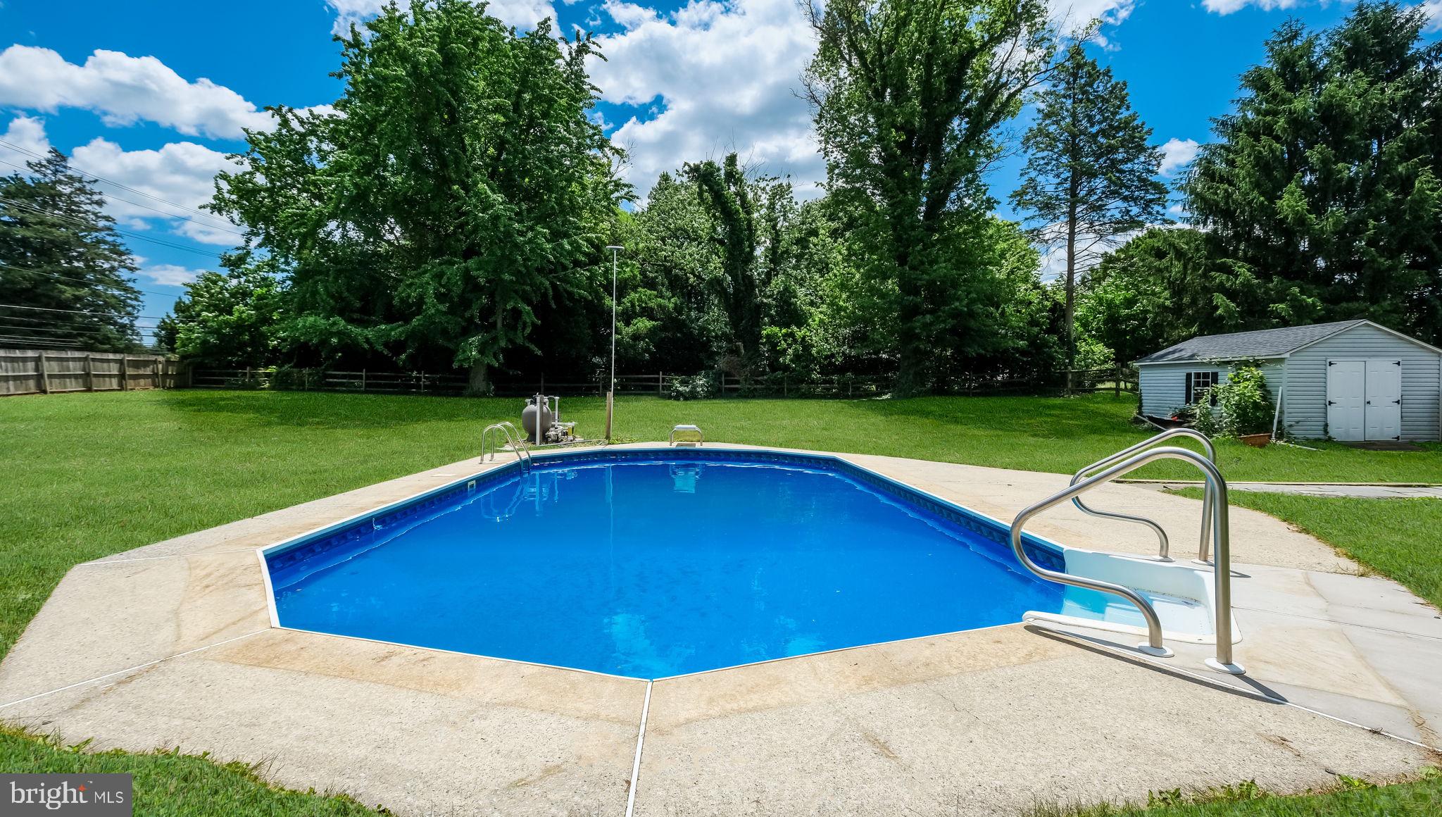 102 SUNSET CIRCLE