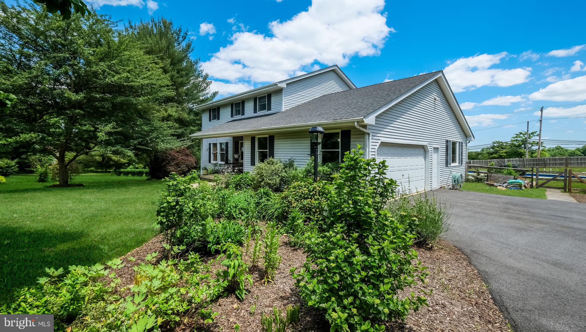 102 SUNSET CIRCLE