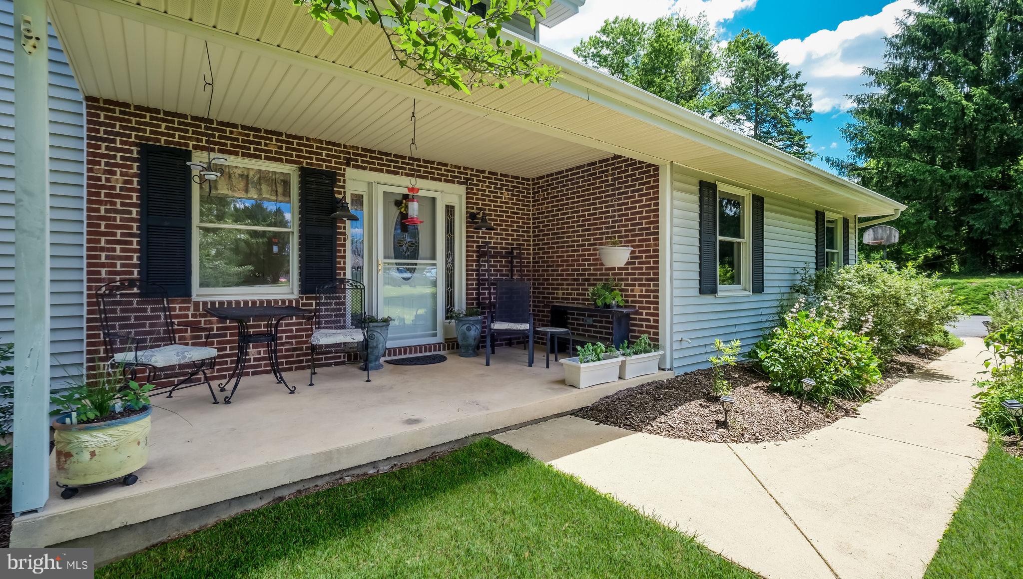 102 SUNSET CIRCLE