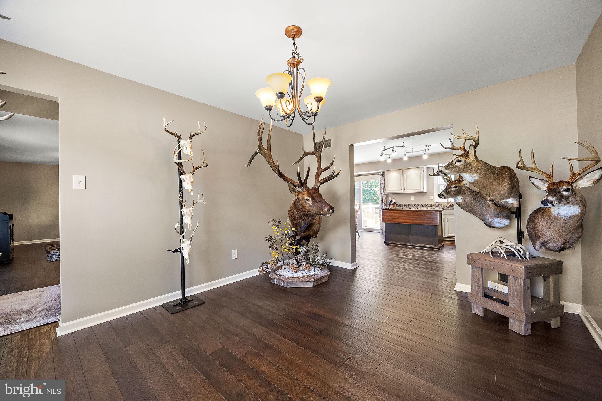 15 FARMINGTON CIRCLE