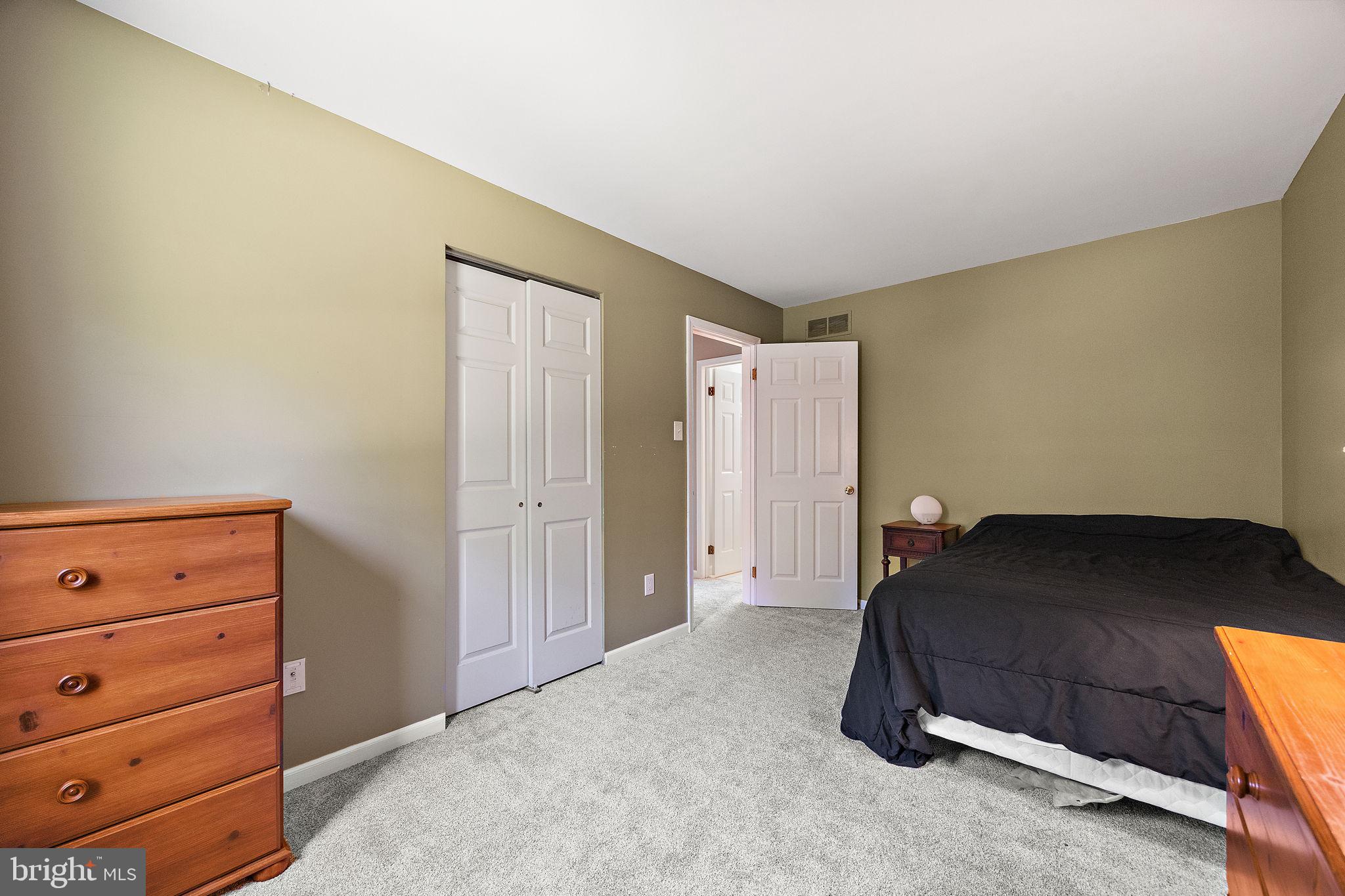 15 FARMINGTON CIRCLE