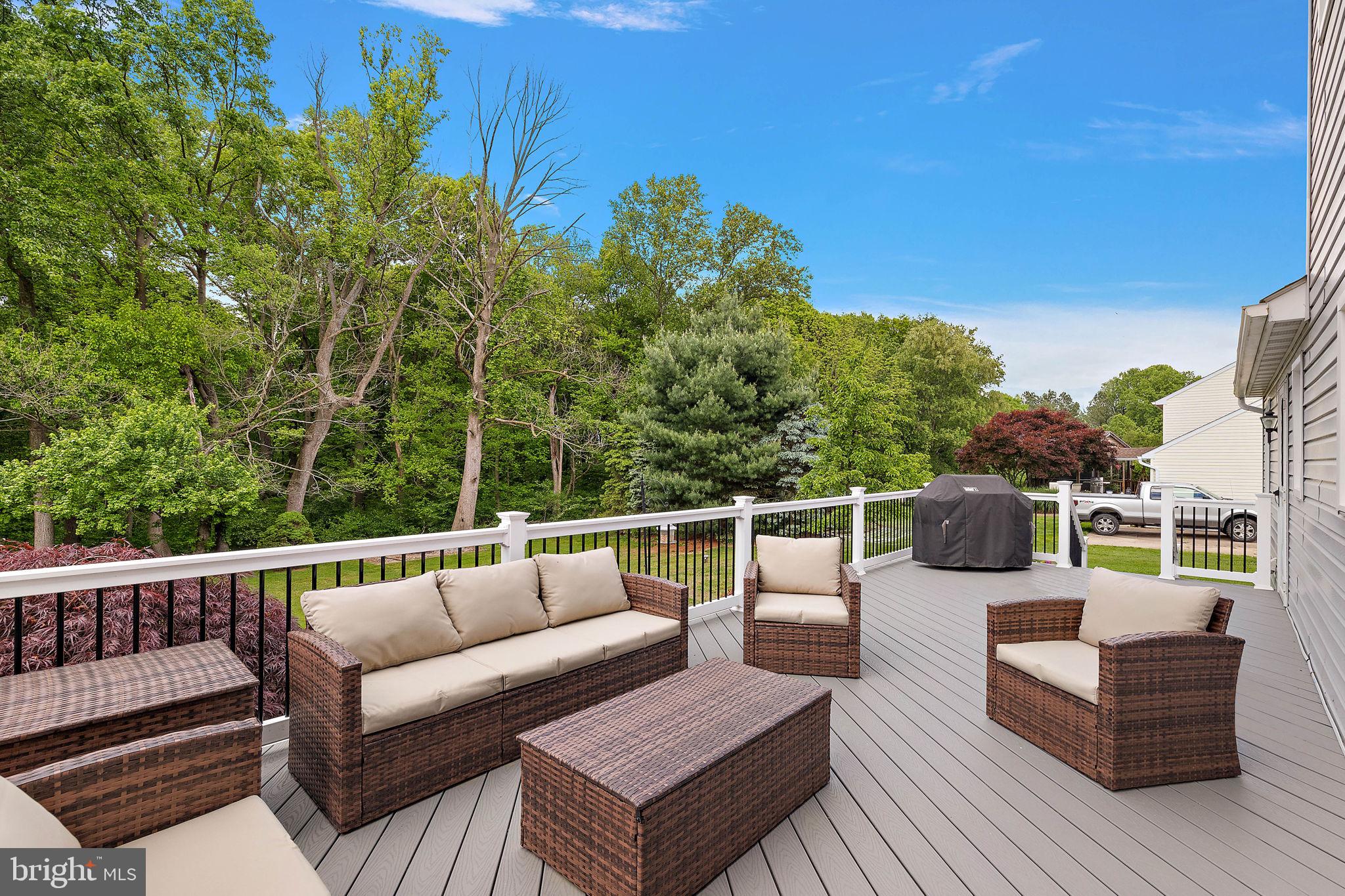 15 FARMINGTON CIRCLE