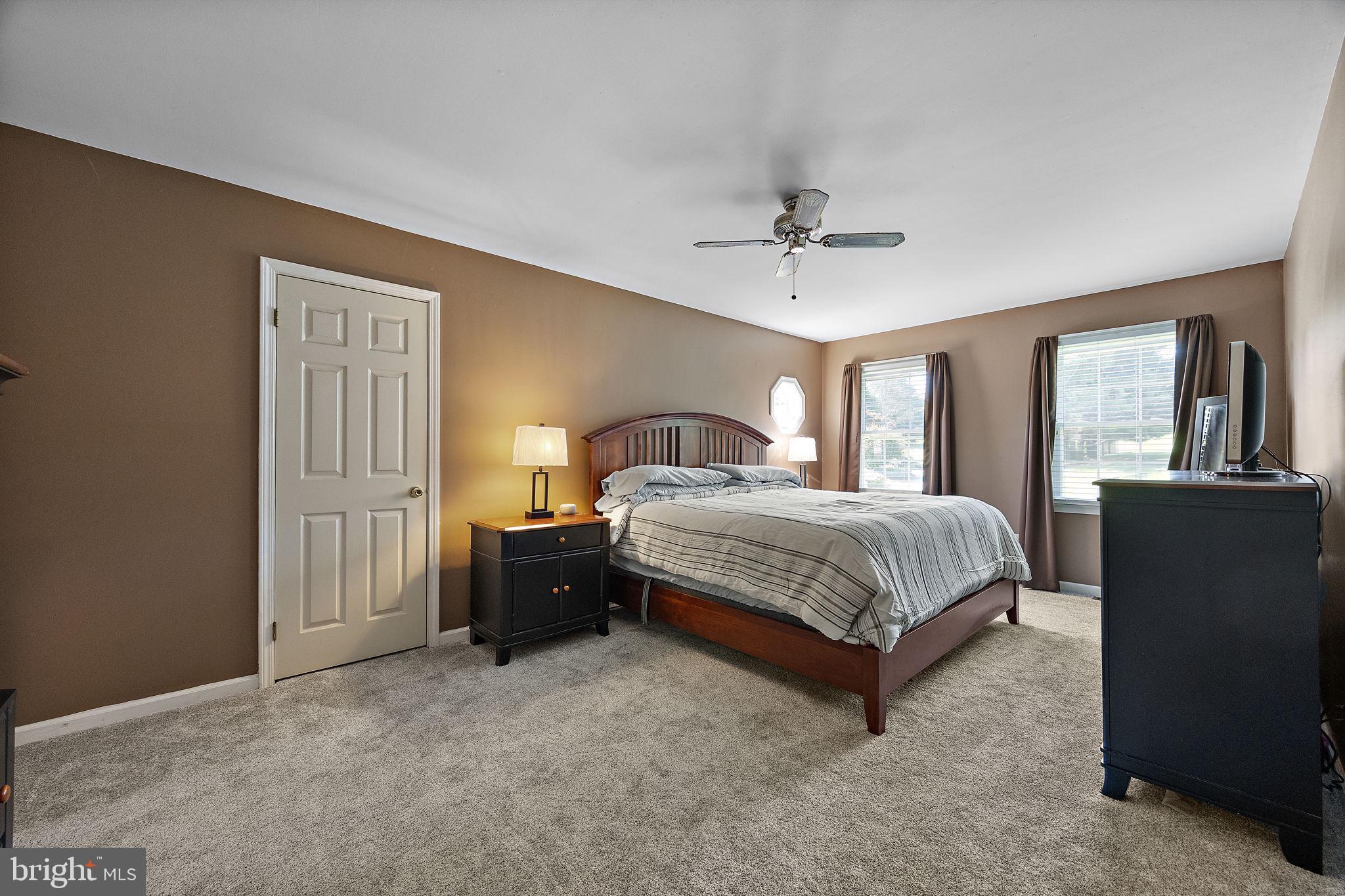 15 FARMINGTON CIRCLE