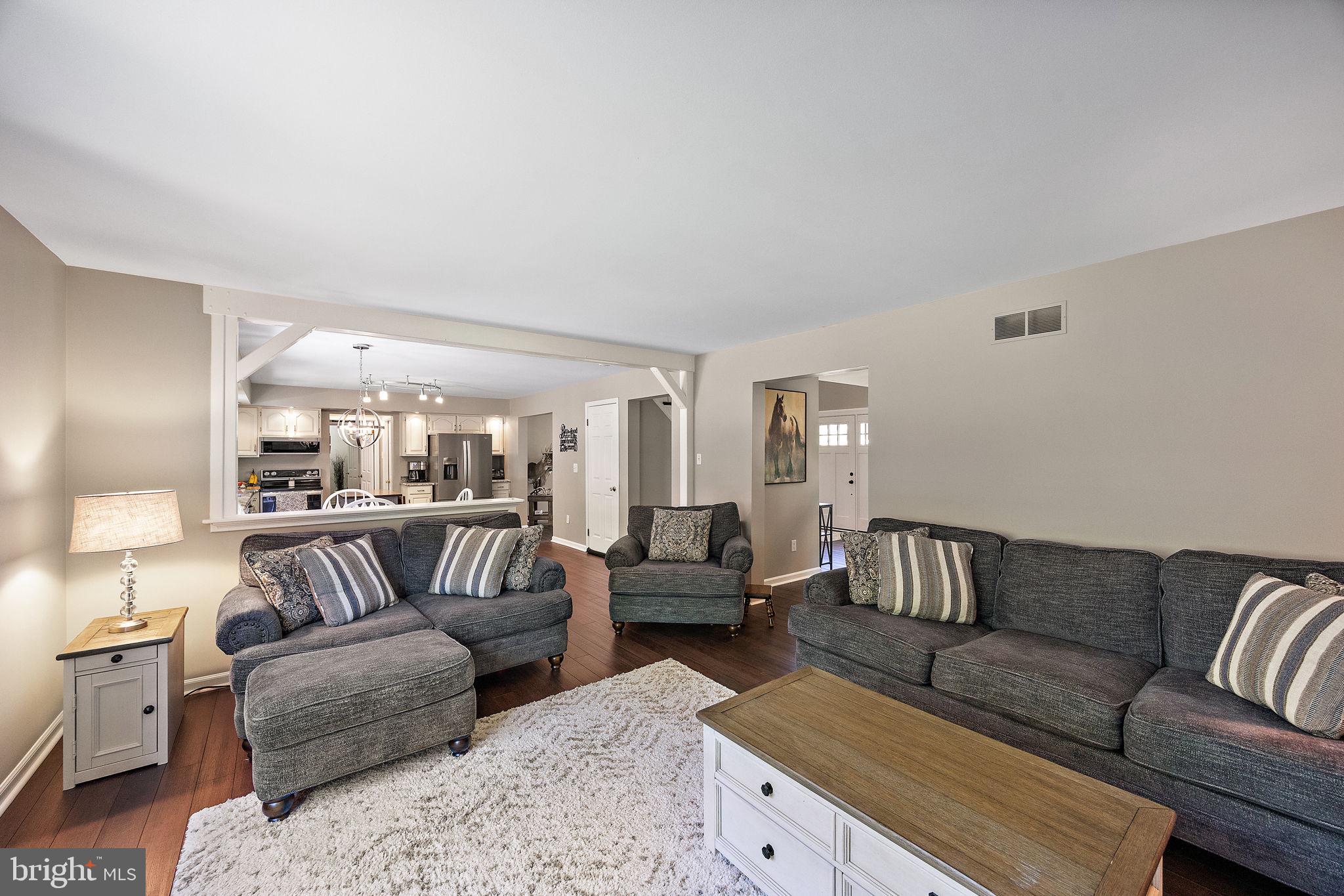 15 FARMINGTON CIRCLE