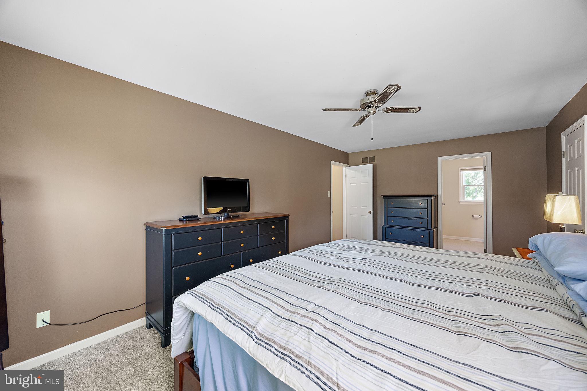 15 FARMINGTON CIRCLE