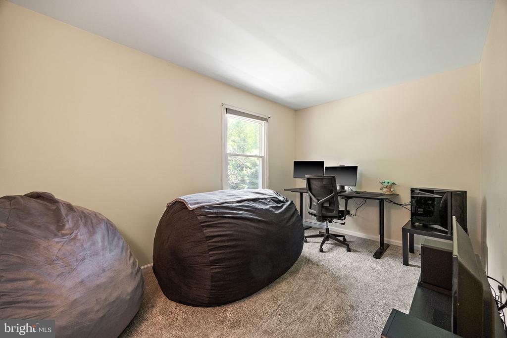 15 FARMINGTON CIRCLE