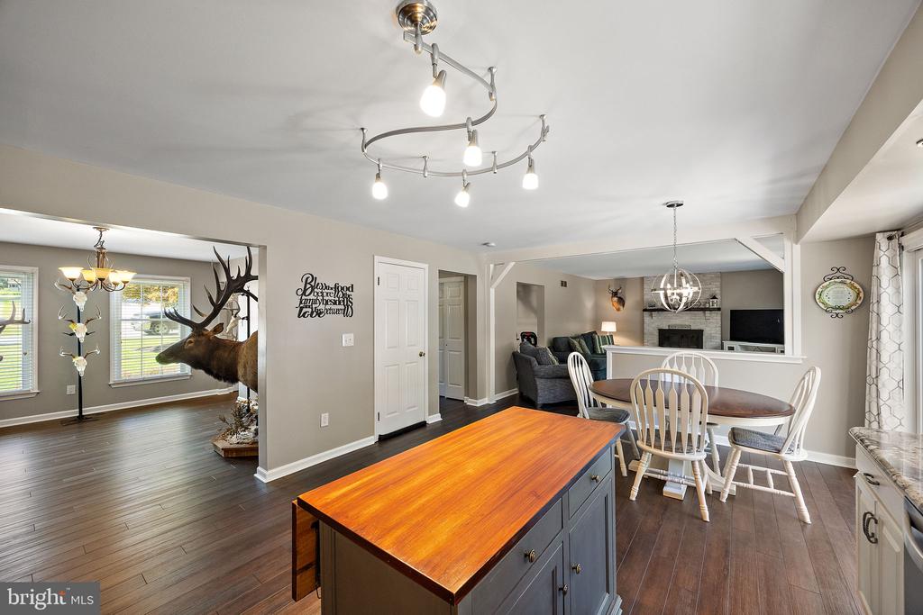 15 FARMINGTON CIRCLE