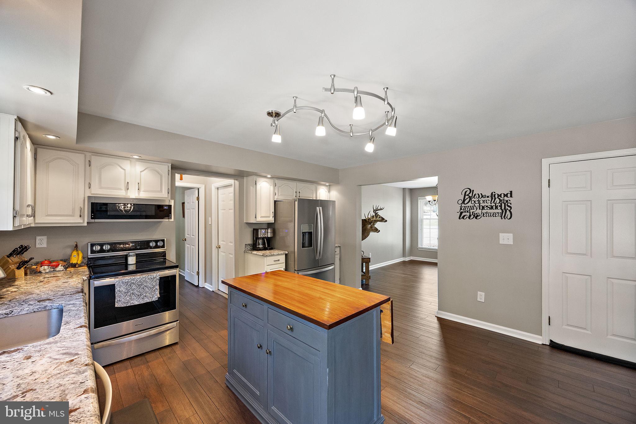 15 FARMINGTON CIRCLE