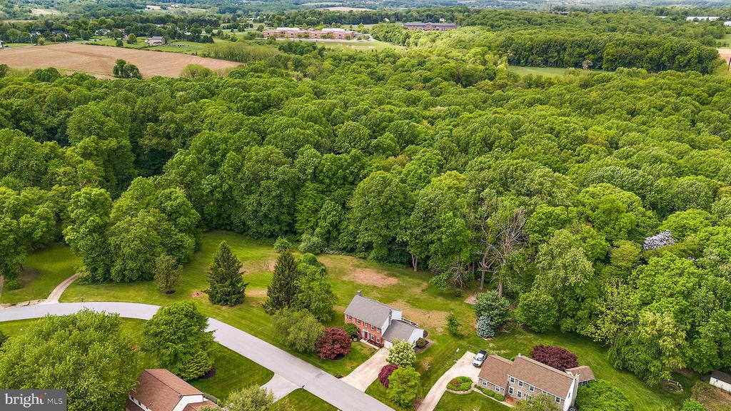 15 FARMINGTON CIRCLE