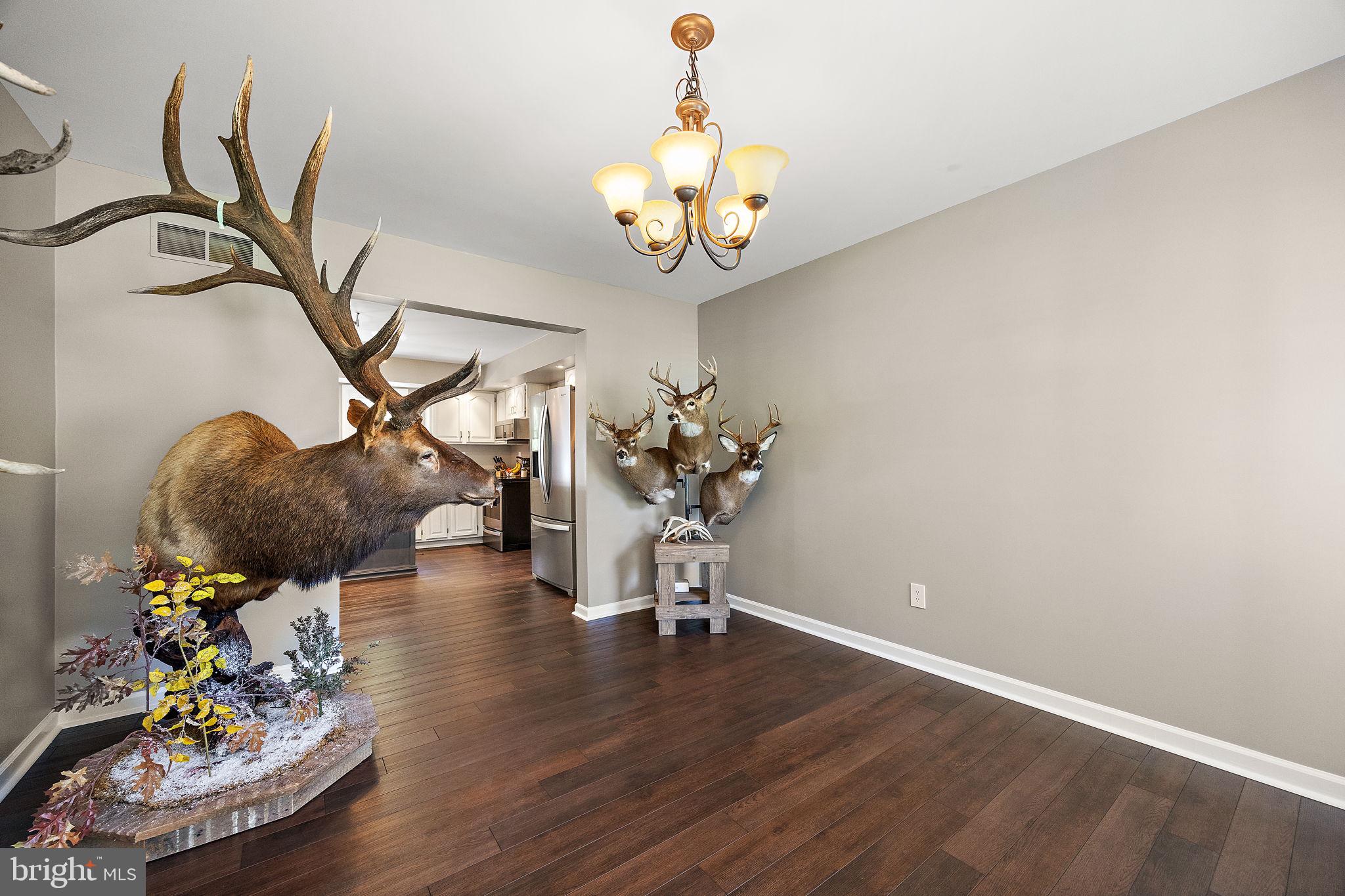 15 FARMINGTON CIRCLE