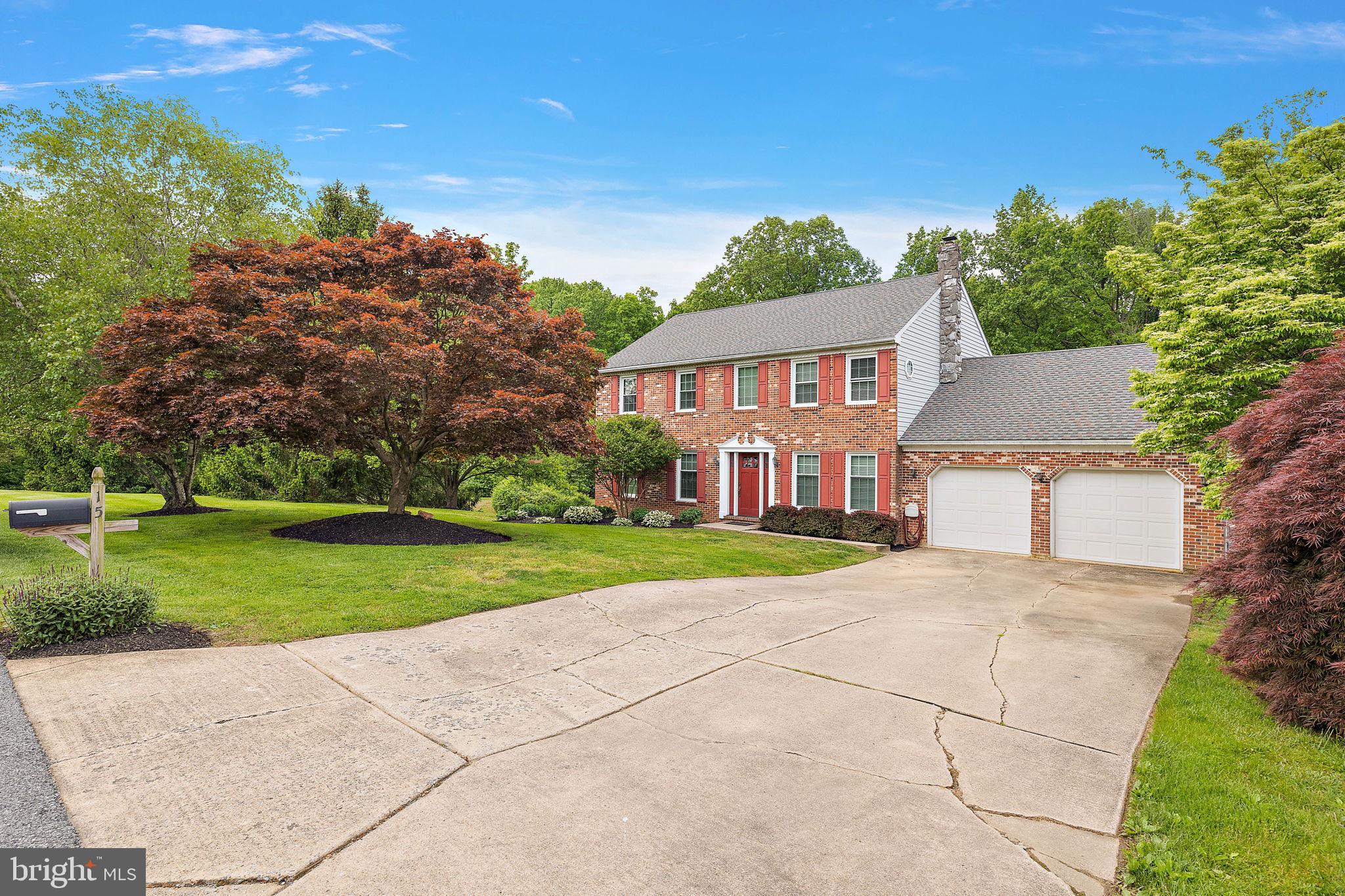 15 FARMINGTON CIRCLE