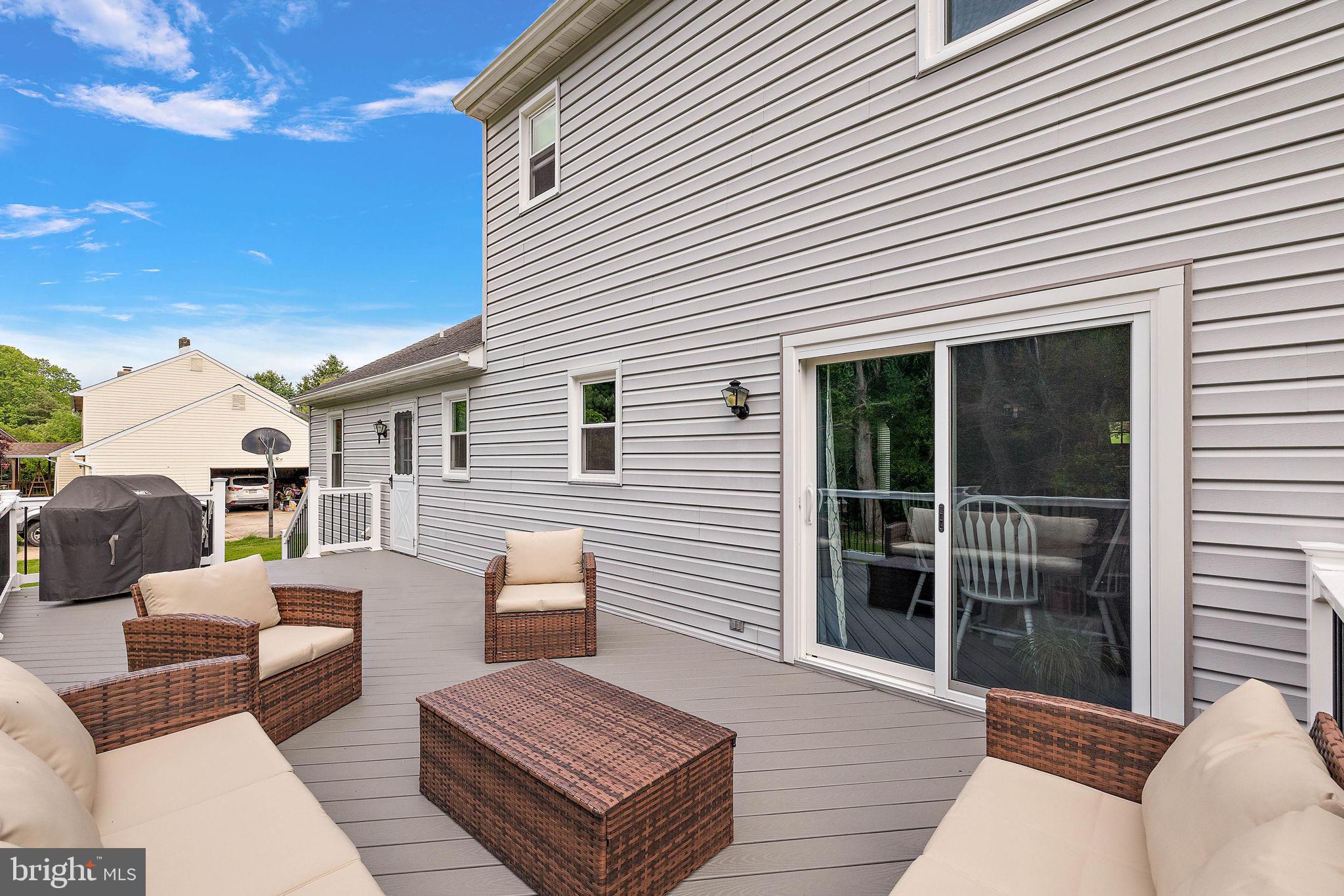 15 FARMINGTON CIRCLE