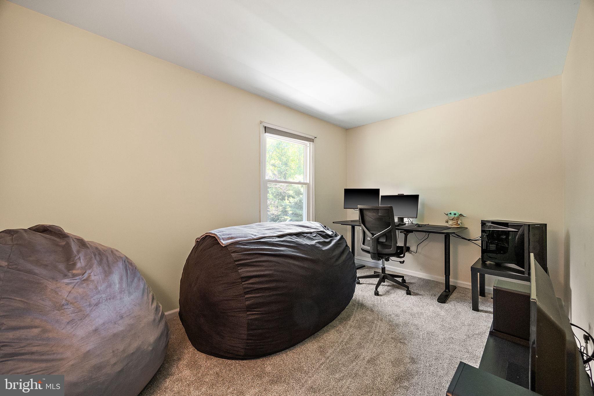 15 FARMINGTON CIRCLE
