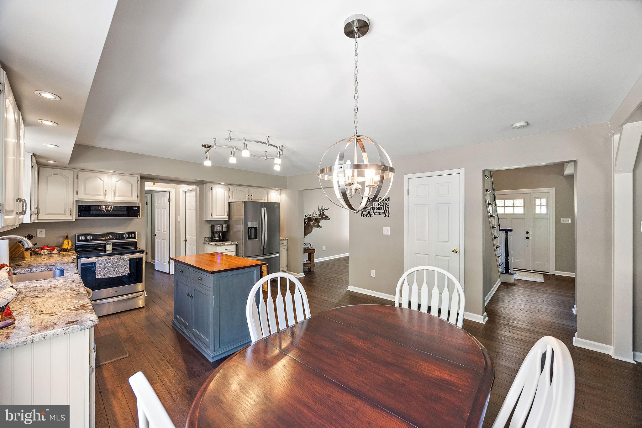 15 FARMINGTON CIRCLE