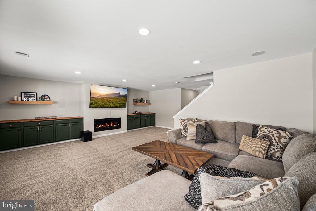 142 PENNS MANOR DRIVE